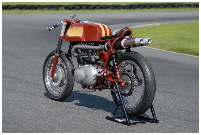 triumph daytona cafe racer