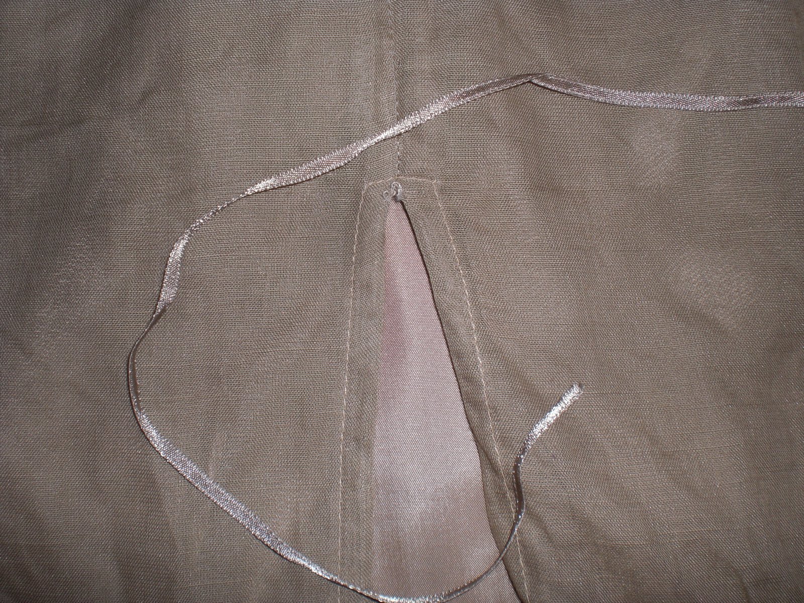 Maria Sewing: Another back slit problem solved