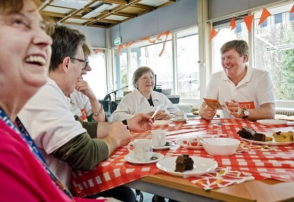 King Willem-Alexander and Queen Maxima worked voluntarily for NL Doet 2018 at 't Hofland Care Centre in Pijnac