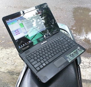Laptop Acer Emachine D725 Bekas