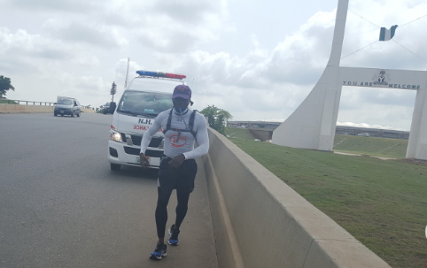 toronto nigerian trekked abuja to lagos 17 days