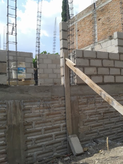 ARCHIGRAFICK: MUROS, CADENAS Y CASTILLOS