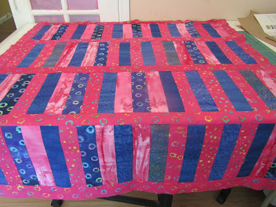 Pink Purple jelly roll quilt www.sewplus.blogspot.com