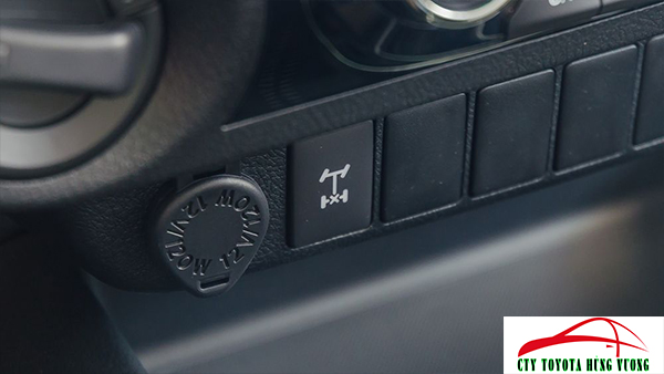 Giá xe, thông số kỹ thuật và đánh giá chi tiết bán tải Toyota Hilux 2018 nhập khẩu - ảnh 38 Giá xe, thông số kỹ thuật và đánh giá chi tiết bán tải Toyota Hilux 2018 nhập khẩu - ảnh 38