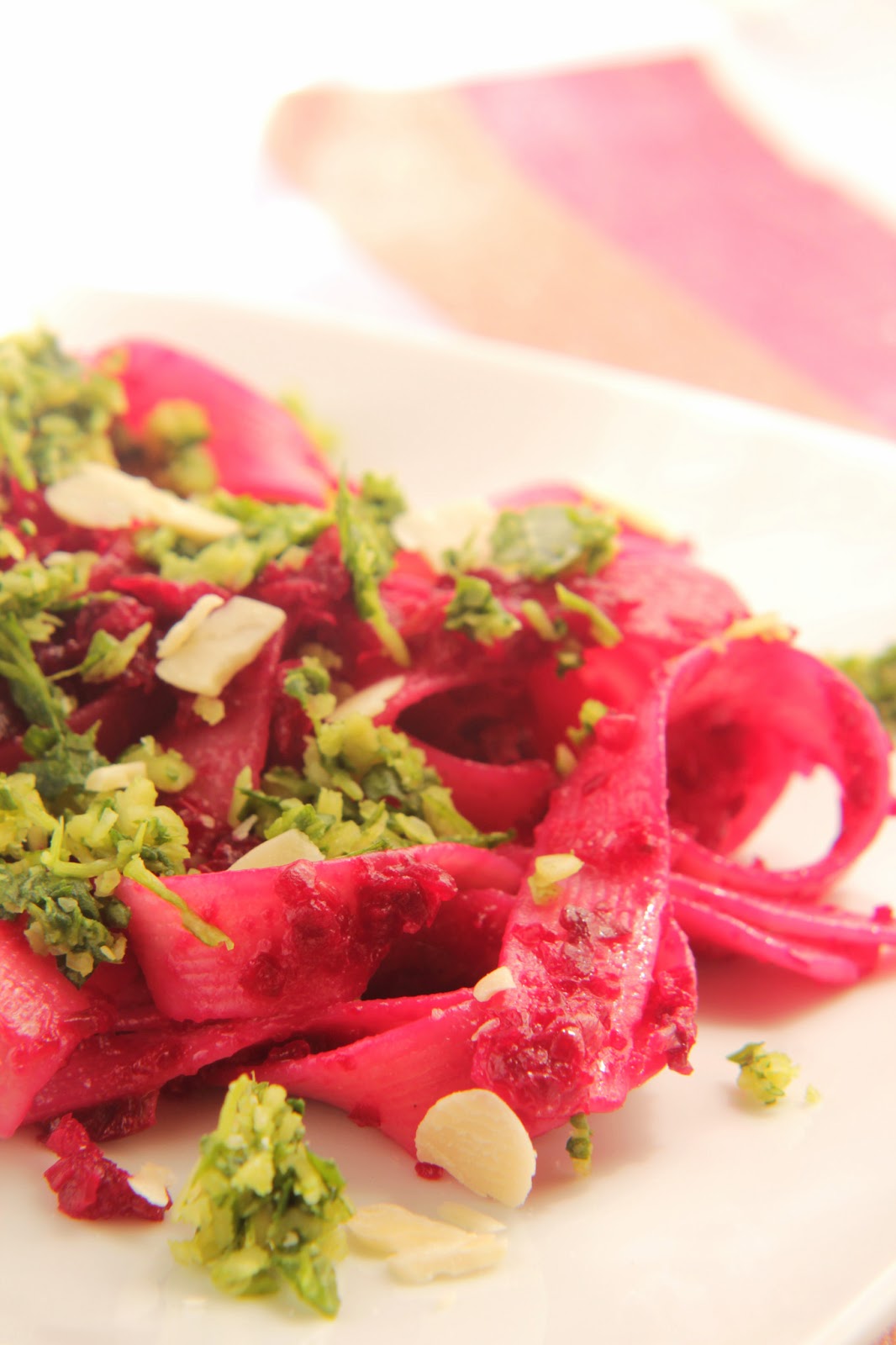 cucina verde dolce salata FETTUCCINE AL SUGO DI RAPA ROSSA E ZENZERO