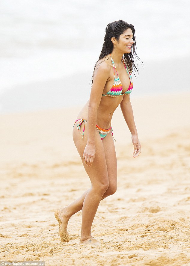 Home And Away Star Pia Miller Flaunts Flawless Bikini Body