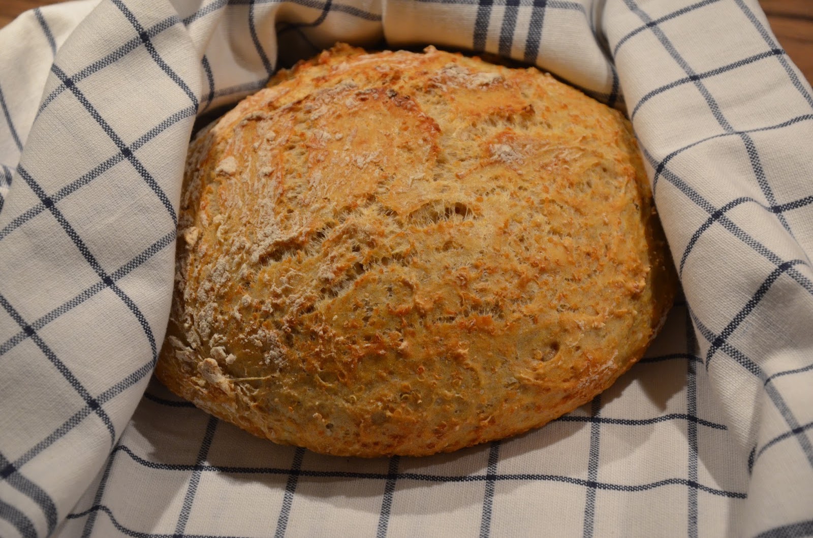Quinoa-Brot im Topf gebacken - Rezeptra - Food and More