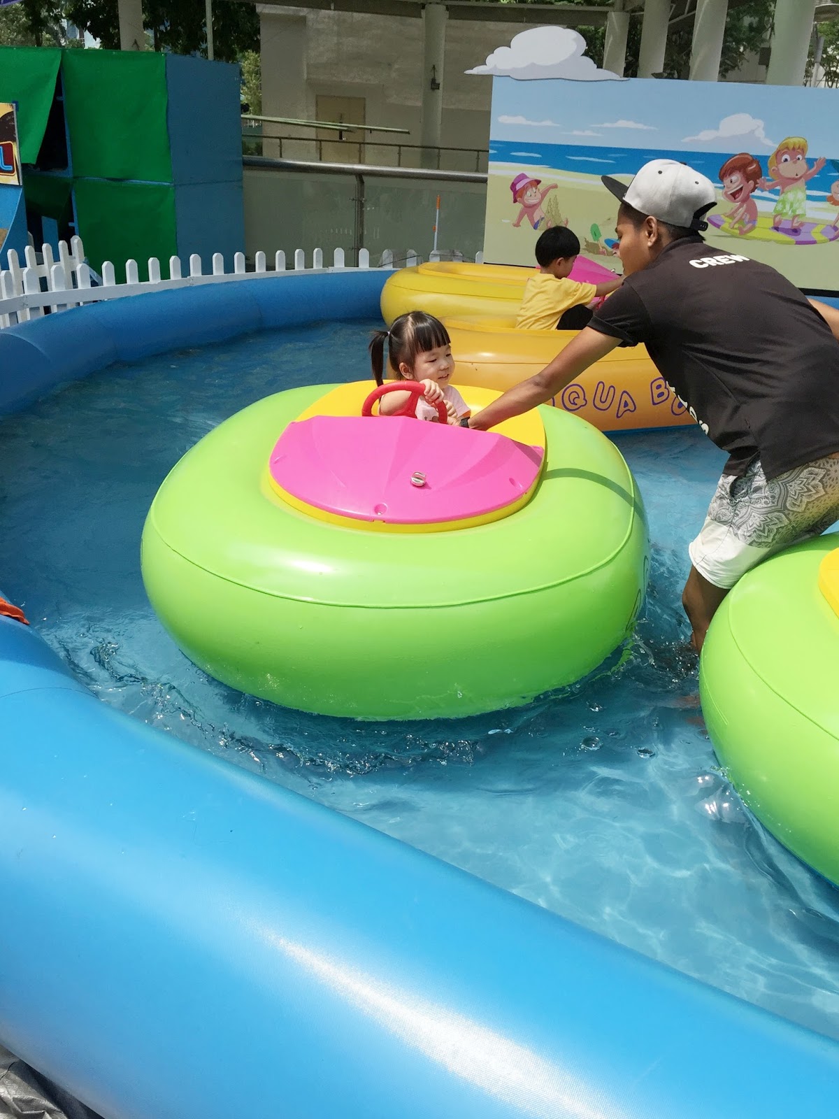 Ashlyn Thia Barney's Beach Party 'Live' On Stage City Square Mall