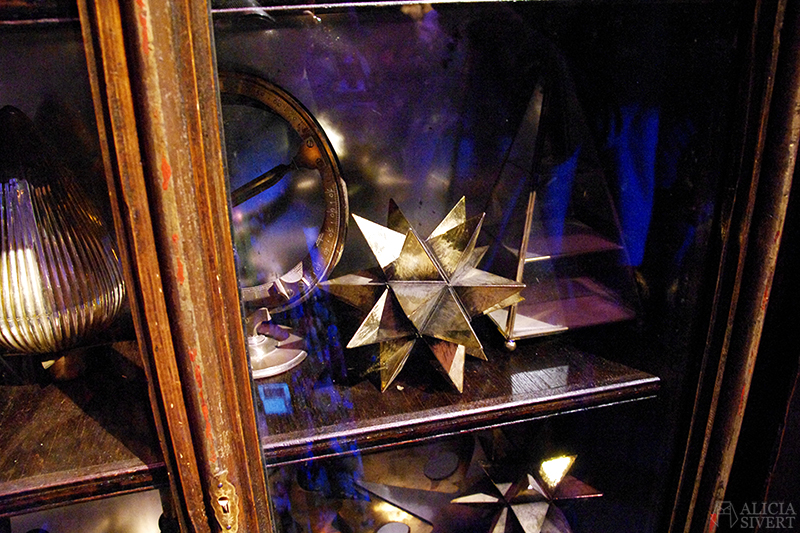 Dumbledore's office, photo by Alicia Sivertsson. aliciasivert alicia sivert sivertsson harry potter hogwarts leavesden london england warner brothers studio tour the making of gryffindor slytherin hufflepuff ravenclaw film films movie movies headmaster's office headmaster albus dumbledore