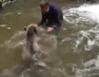 Suda Ayıyla Oynayan Türk Video İzle Suda Ayıyla Oynayan Türk Video İzle