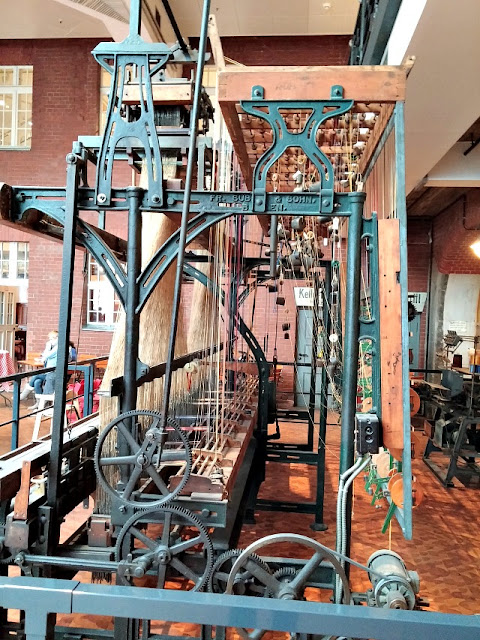Jacquard Loom, webstuhl, Ribbon weaving, Puppilalla