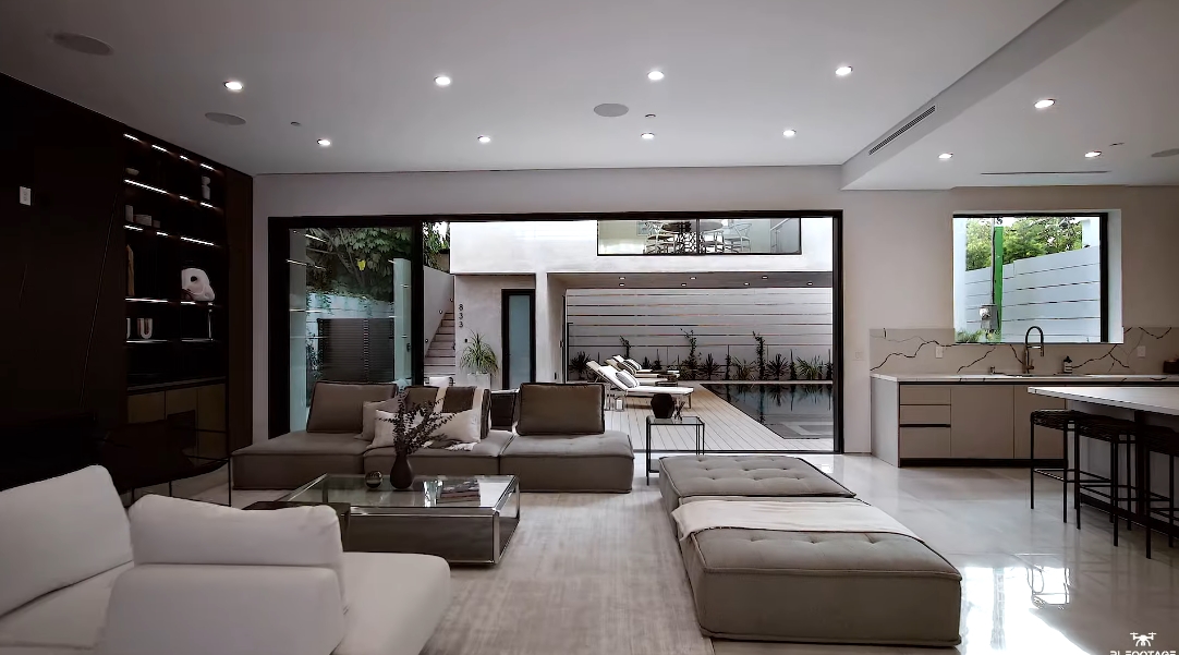 32 Interior Design Photos vs. 831 N Curson Ave, Los Angeles Luxury Home Tour