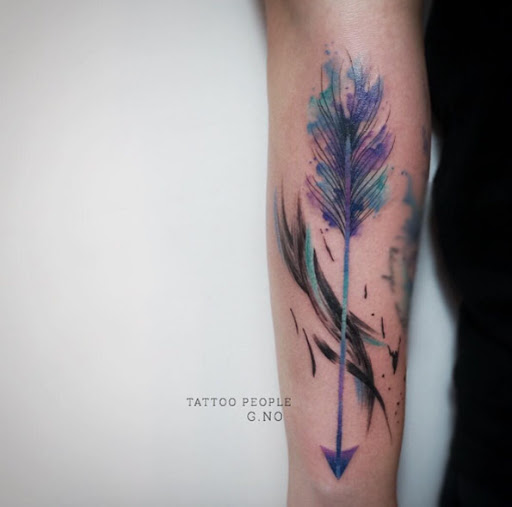 Esta colorida aquarela tatuagem