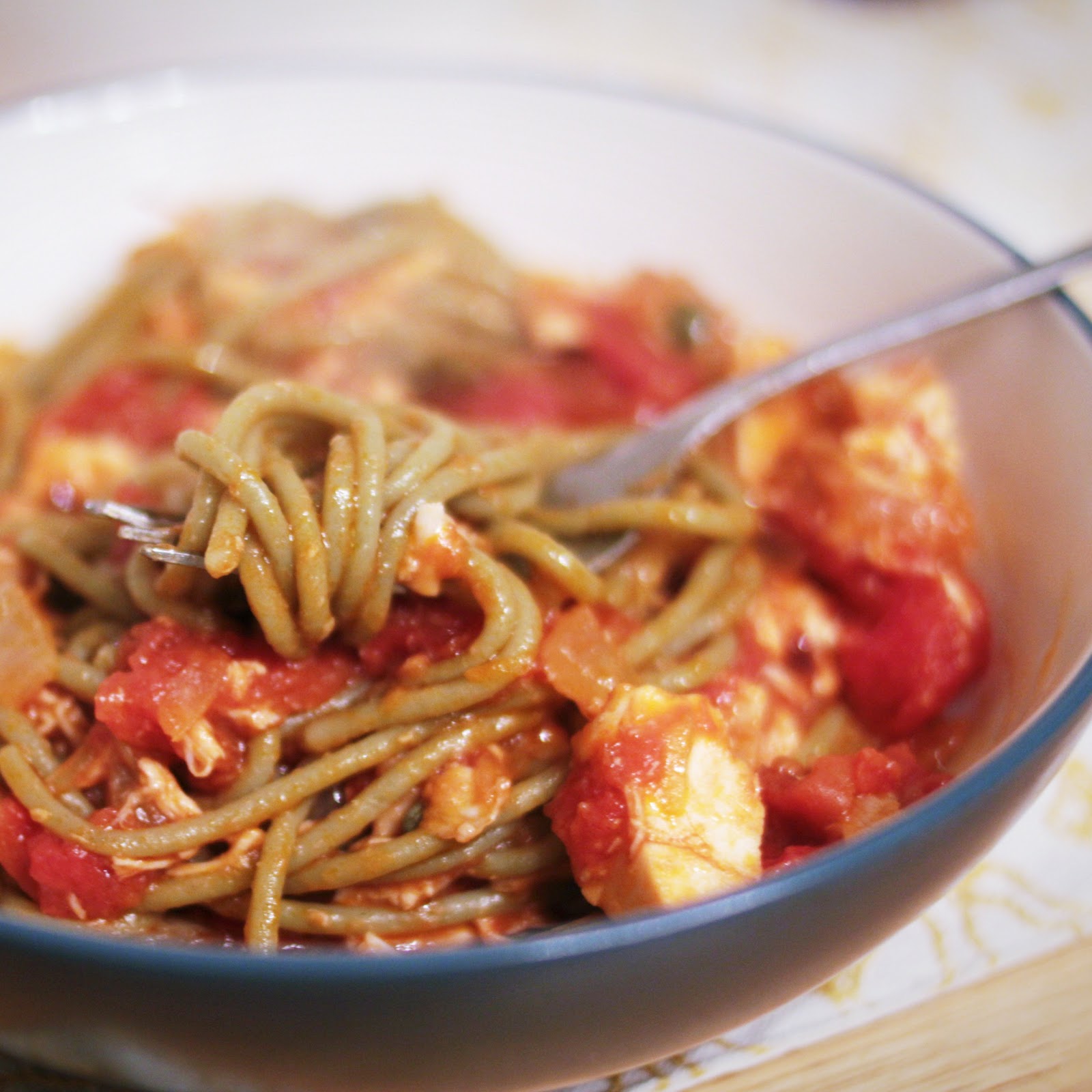a simple life BrownRice Spinach Spaghetti with Chicken & Spicy Tomato