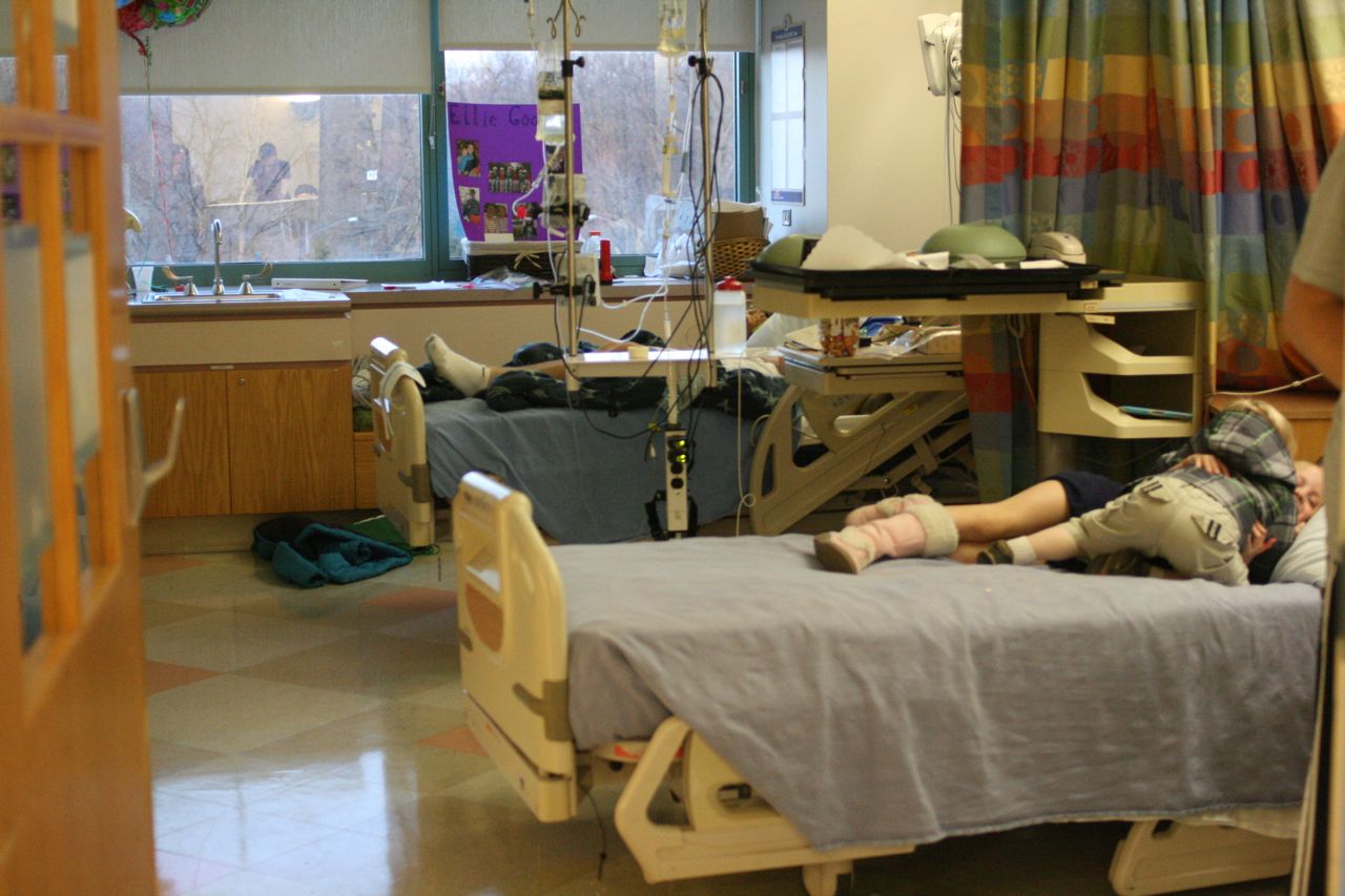 A Day at a Time sleeping arrangements