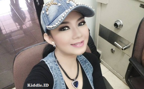 Ratna Antika HOT Banget Ratna Antika HOT Banget