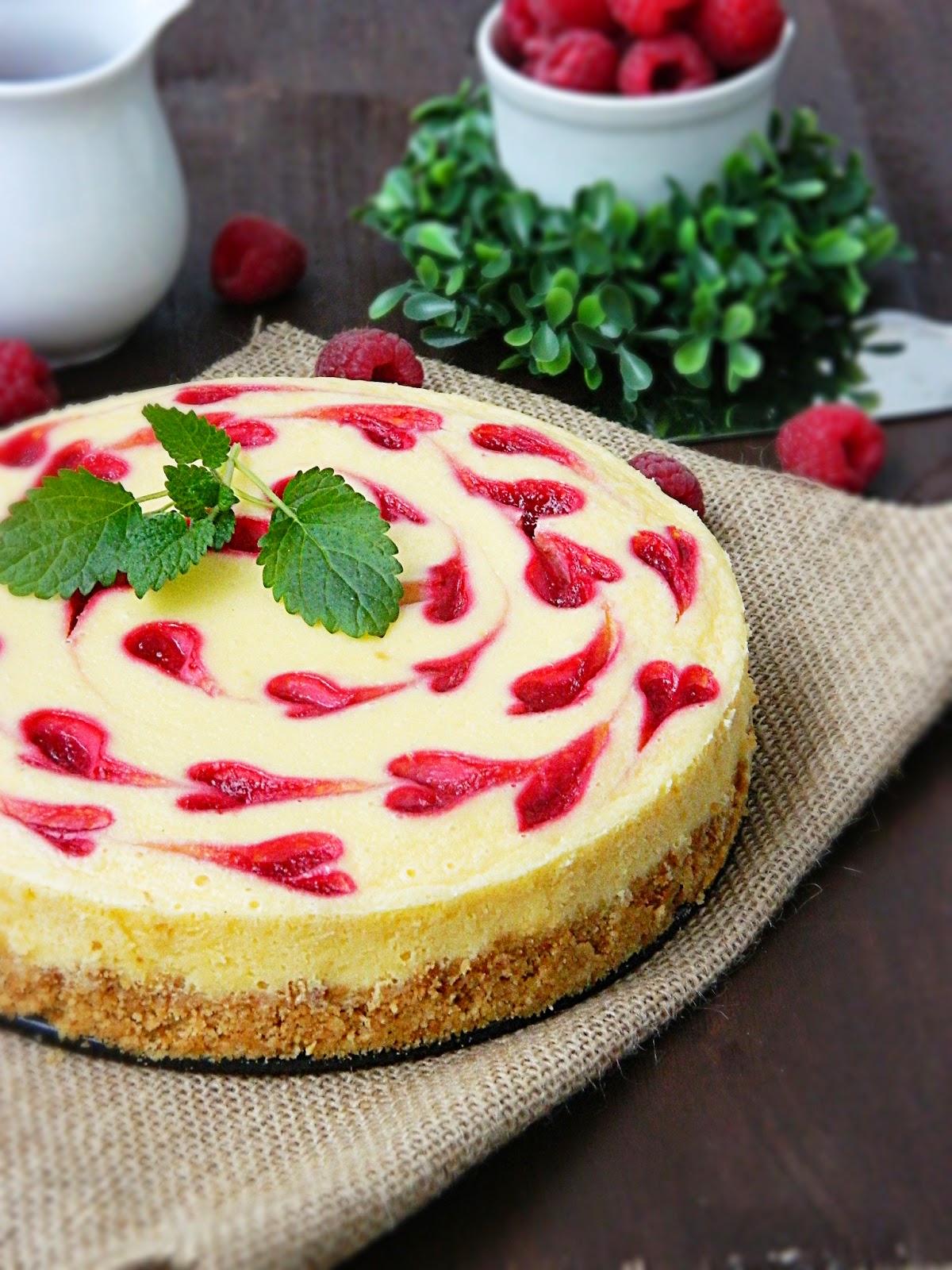 Dr Ola&amp;#39;s kitchen: Cheesecake decorated with small hearts. Käsekuchen ...