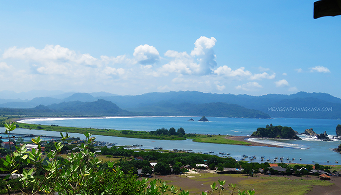 Panorama di Pantai Payangan, Jember, Jawa Timur