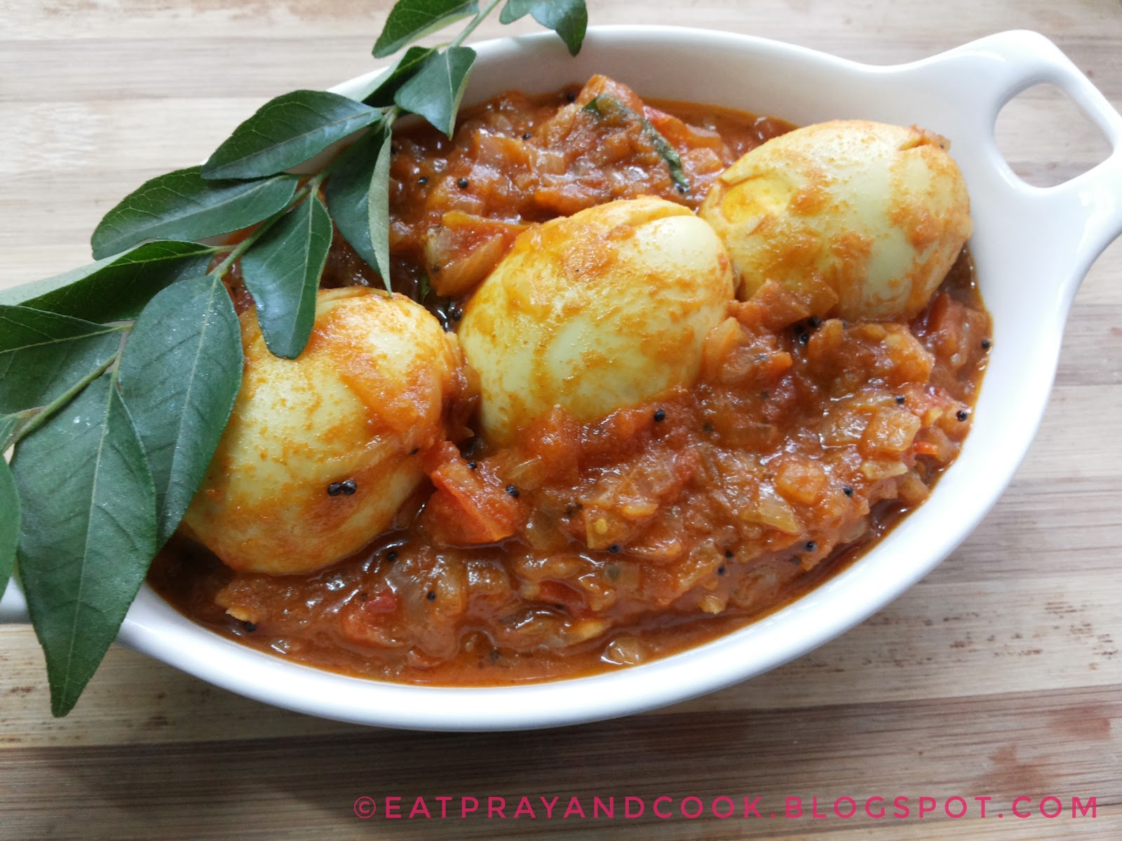 Eat Pray and Cook: Egg Masala - Instant Dinner Delight