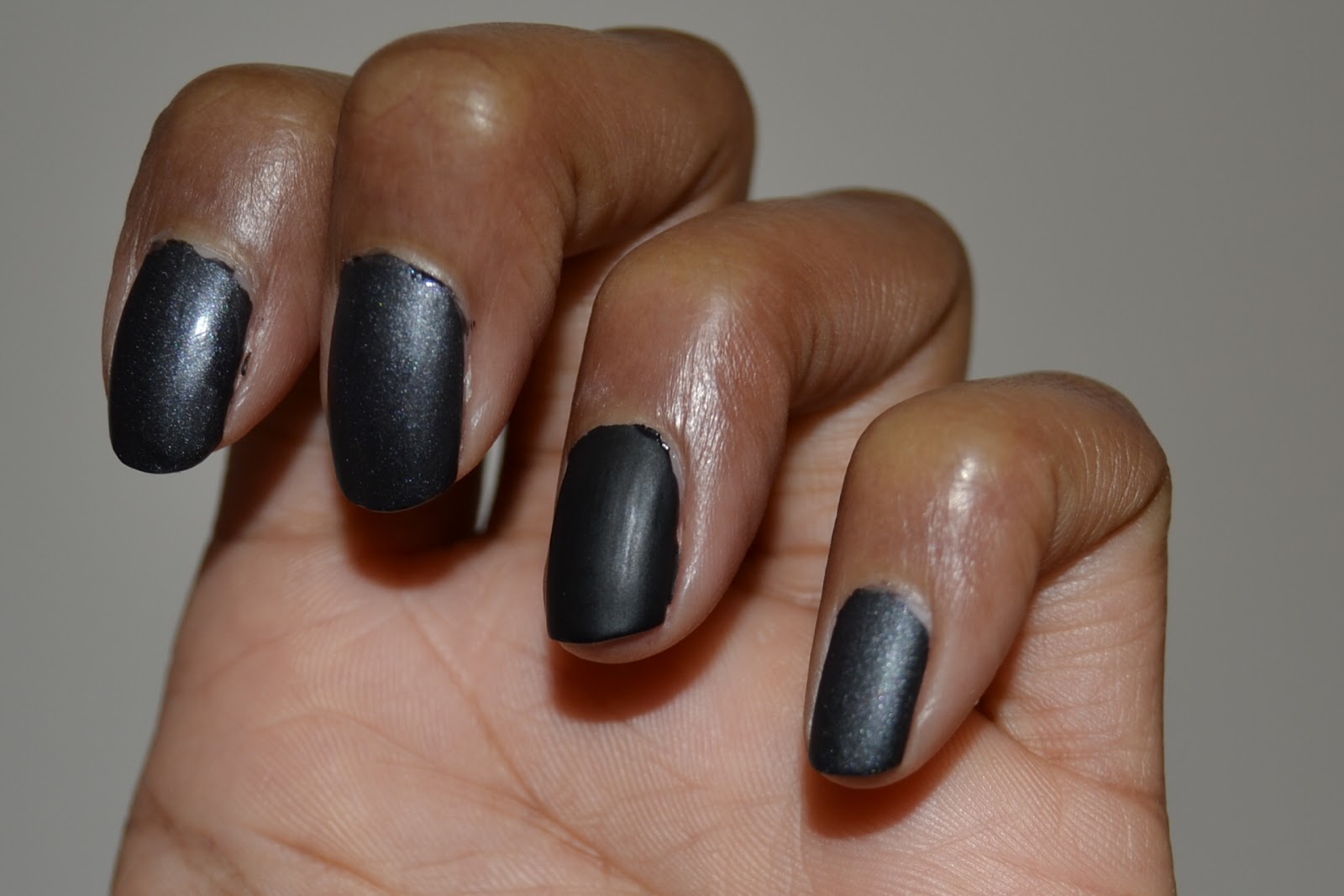 Beautyfudge Moi aussi j'ai mon BATVERNIS! (Vernis Noir Mat)