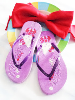 Sandal Hello Kitty Ungu