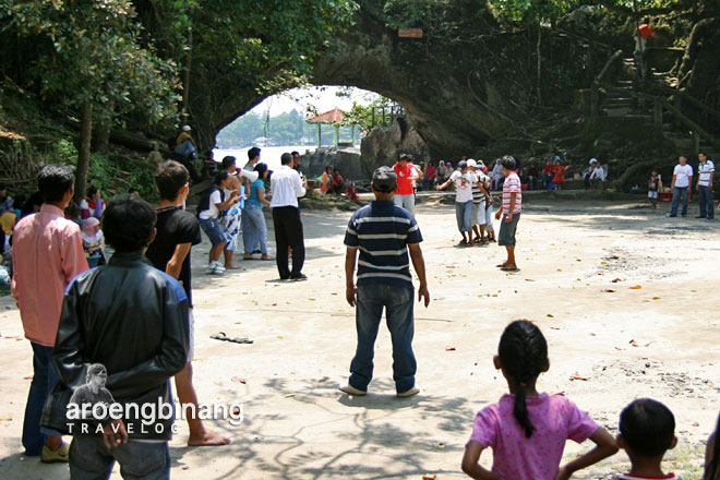 lapangan terbuka pantai karang bolong anyer serang