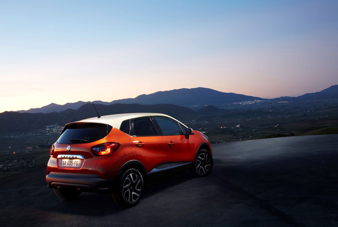 Autoblog 2013 Renault Captur features zipoff seat covers, crisper