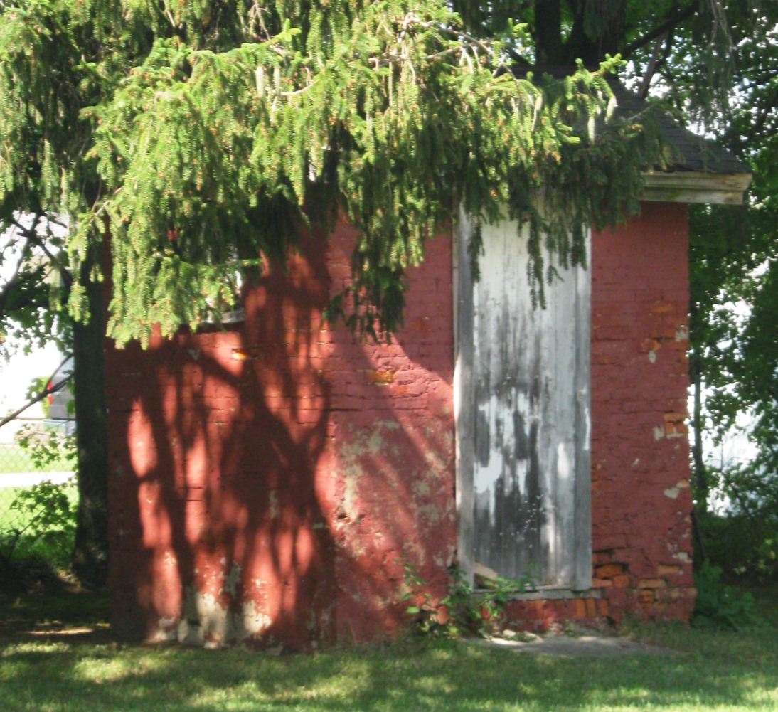 Eaton Rapids Joe Built like a brick _ _ _ _house