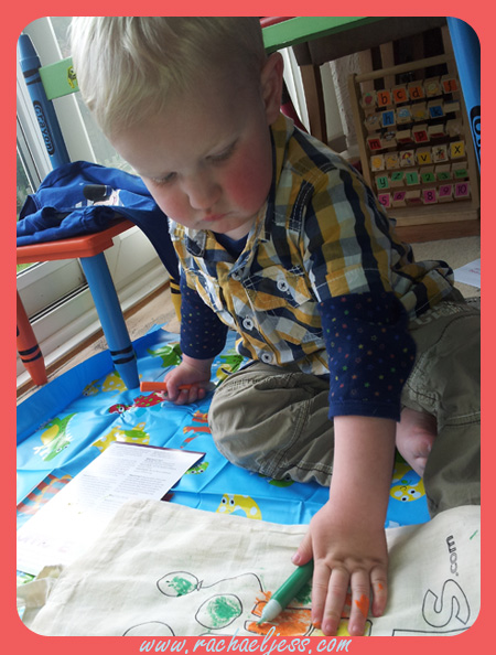 Parenting: Chilled out Saturday Hand paint