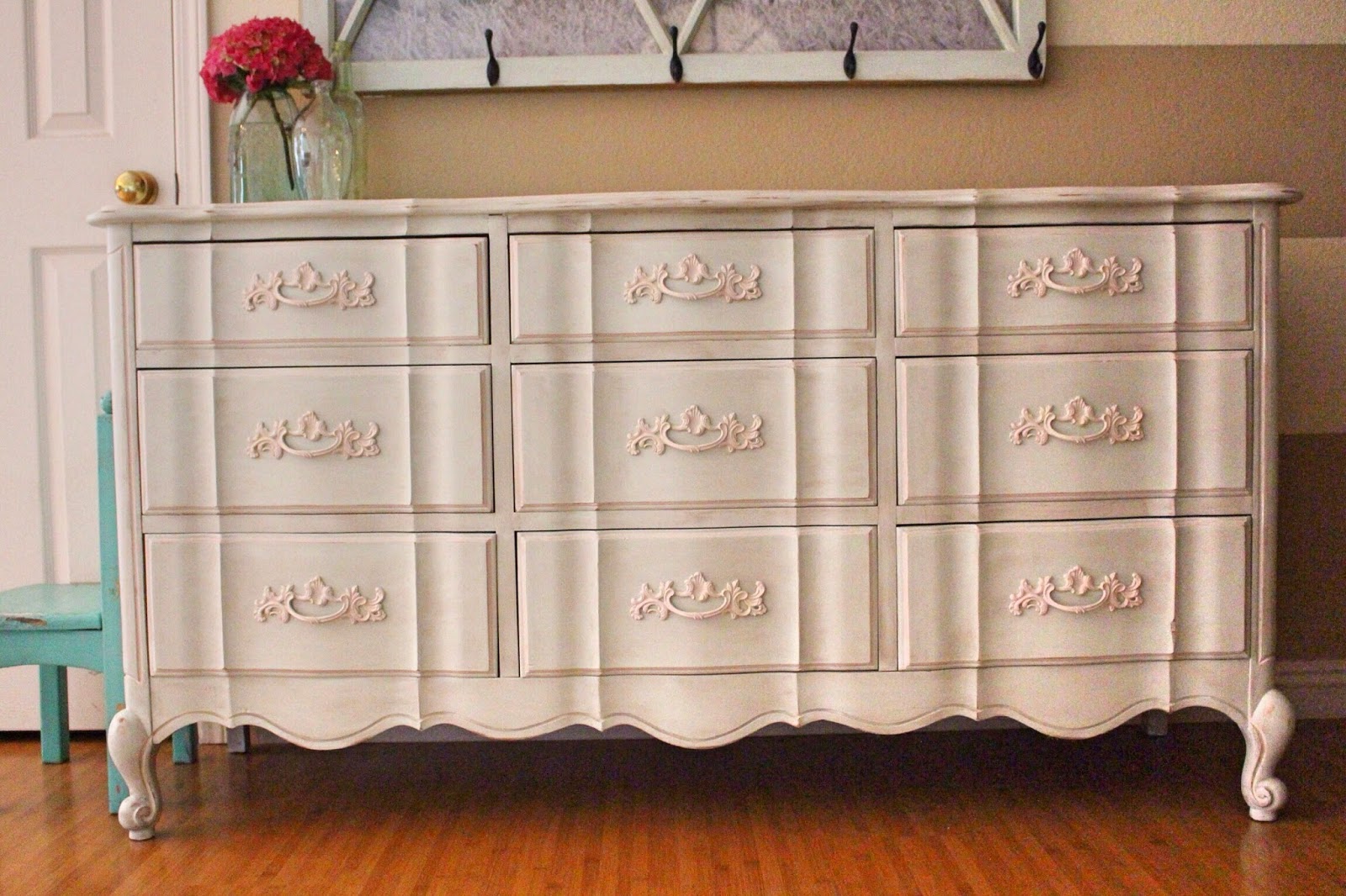 The Painted Willows French Provincial Dresser Makeover & Tutorial