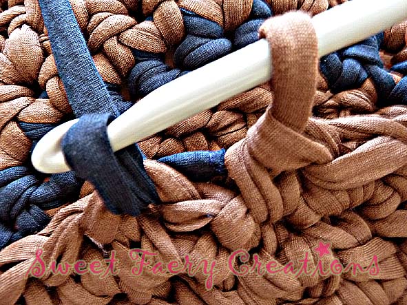 Sweet Faery Creations: ♡ Patrón: Alfombra ovalada para baño en trapillo