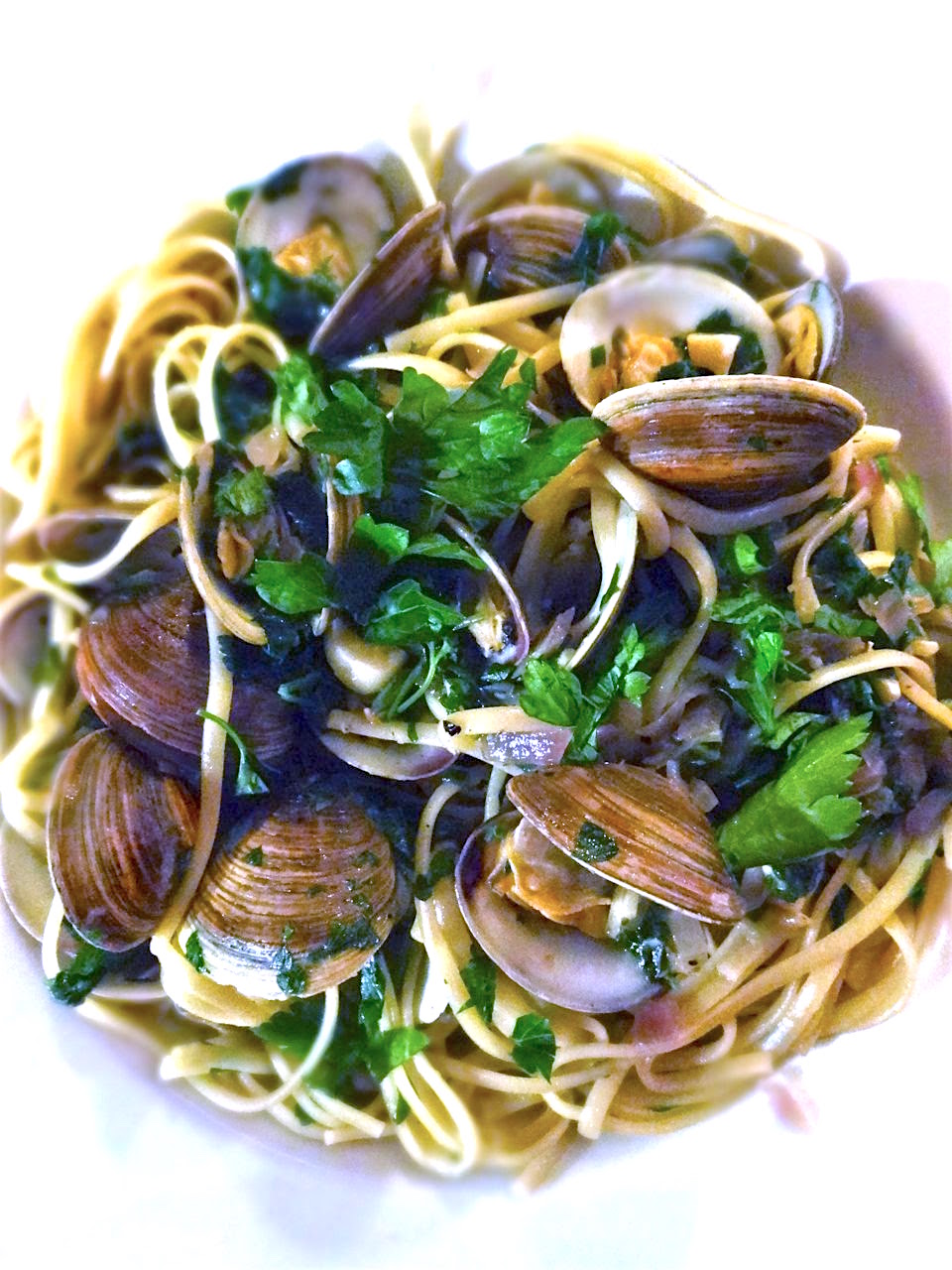 Scrumpdillyicious Linguine with Clams in White Wine Sauce