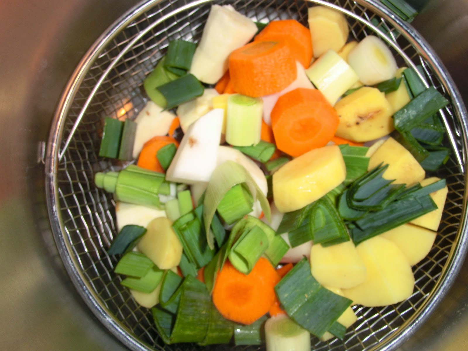 Soupe Poireaux Navets Carottes Pomme De Terre lespaniersdebene.blogspot.com