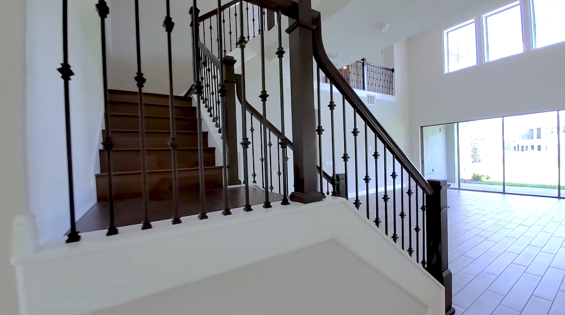 Tour Windermere, FL New Home vs. 22 Interior Design Photos