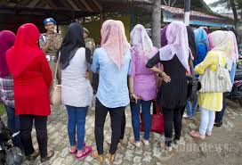 3 kriteria pakaian yang membawa ke NERAKA dan 3 kriteria hijab muslimah