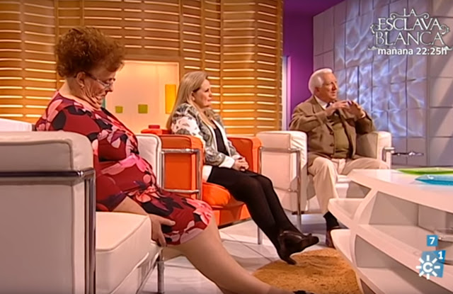 remove_image mulher canal sur espanha dormir direto vivo sentada idosa rir