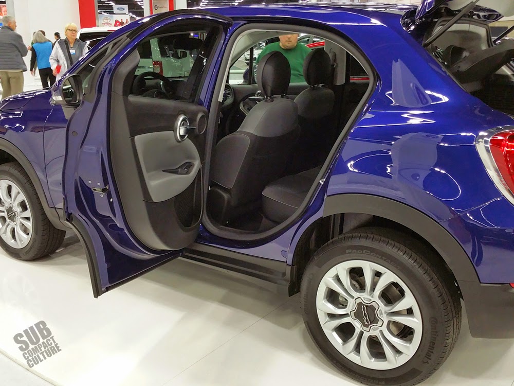 Fiat 500X side door