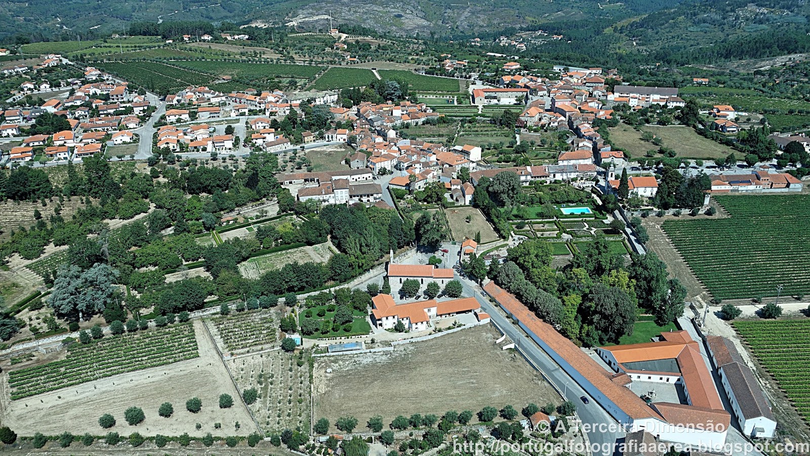A Terceira Dimensão: Santar