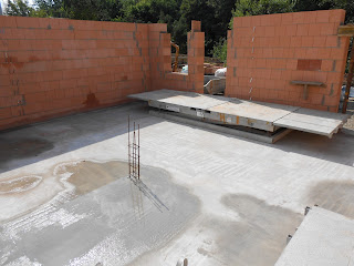 Unser Traum vom Haus: Die Außenwände des Kellers stehen