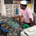 Sedapnye MakanTiram Mentah Kat Pantai Sri Tujuh !!