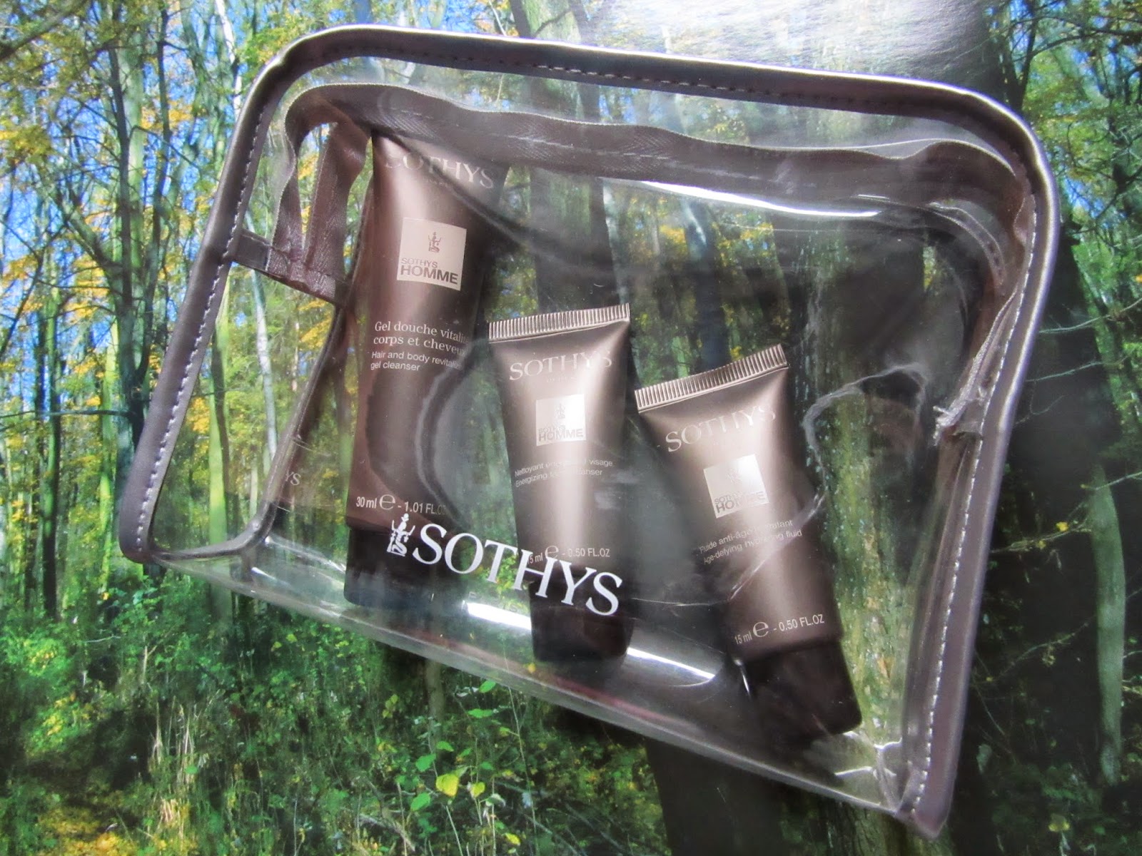 Sothys Paris Homme Beauty Travel Kit - obsah balenia a šikovná taštička