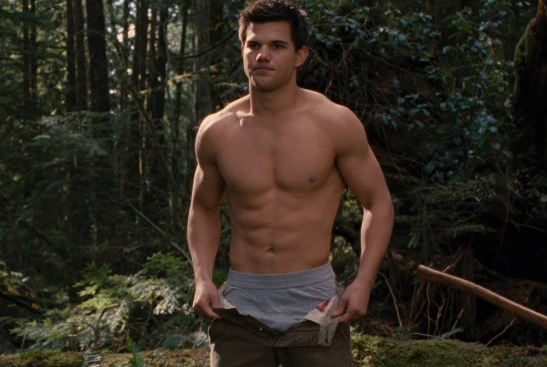 MALE CELEBRITIES: Taylor Lautner shirtless buffed pictures