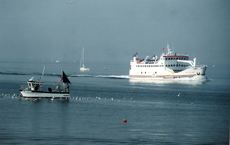 Le bateau de Groix au large de Port-Louis (Morbihan)