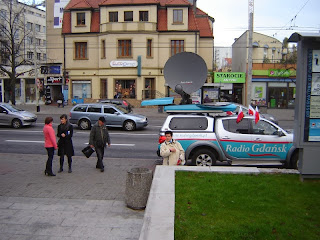Flagi, Gdynia, Radio Gdańsk, akcja