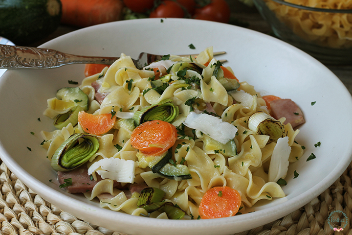 Carottes et courgettes en tagliatelles