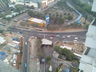 Pandangan Mata dari Lantai 25 poins square jakarta Pandangan Mata dari Lantai 25 poins square jakarta