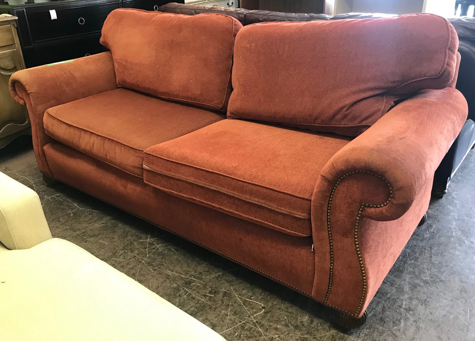 Uhuru Furniture Collectibles Sold 24370 Sherrill 7 Wide