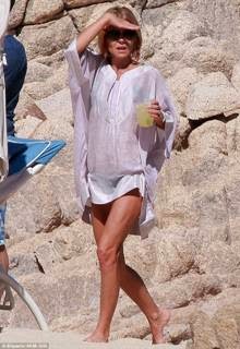 Softly Temperature: Kelly Ripa flaunts a Green Bikini in Los Cabos, Mexico