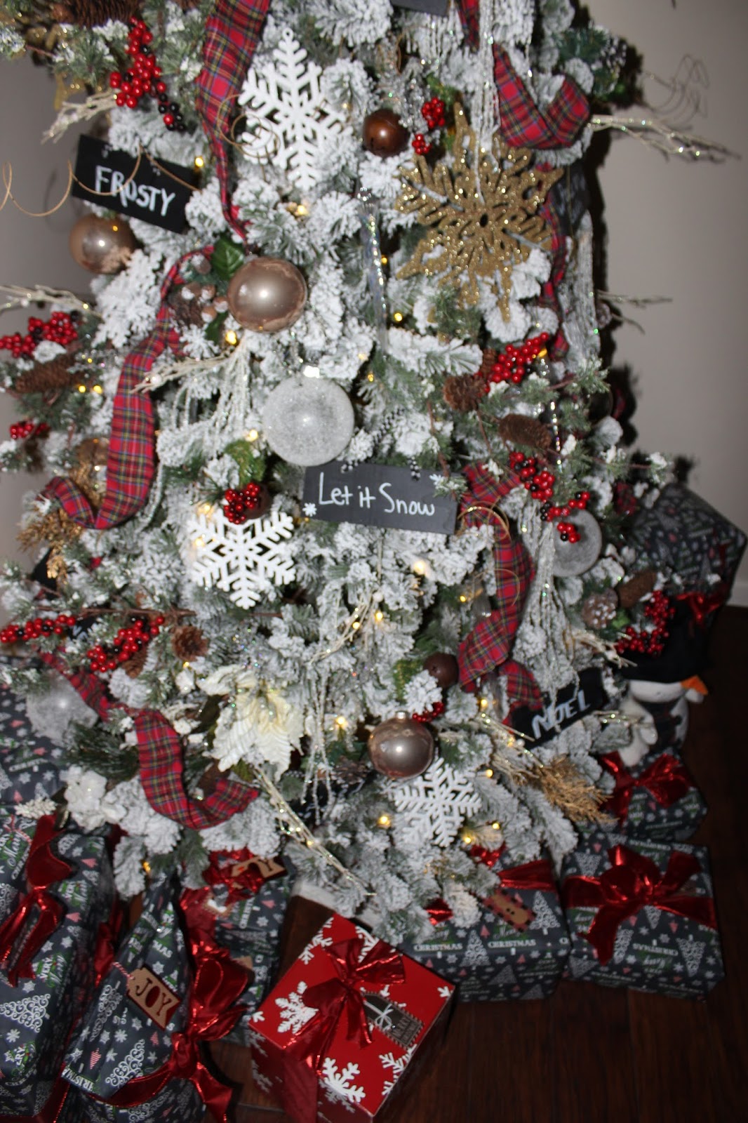 Our Creative Life: New Flocked Christmas Tree
