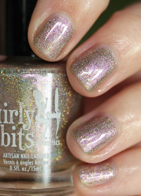Girly Bits A Kiss on the Chic Girly Bits A Kiss on the Chic